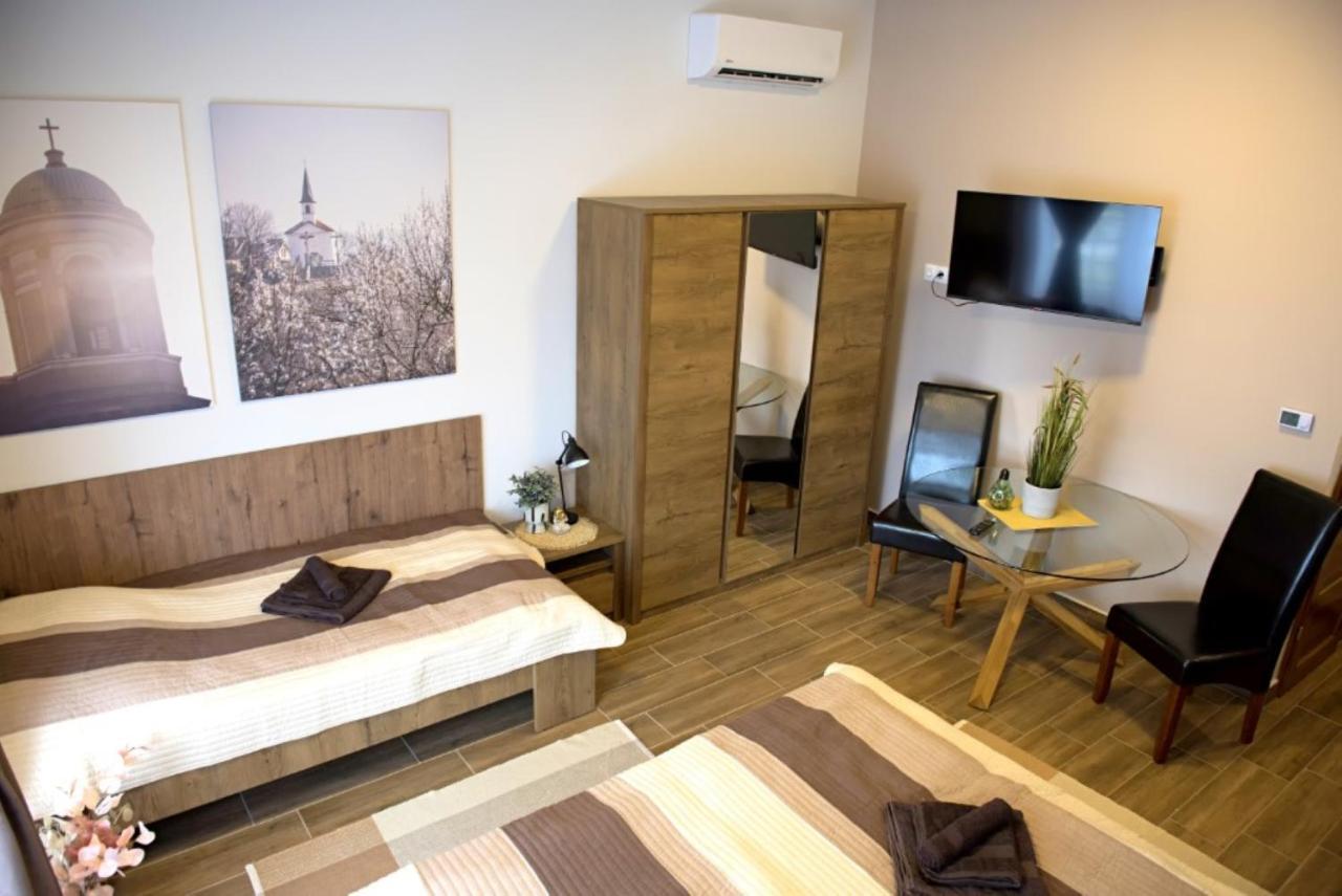 Ehotel Esztergom Esterno foto