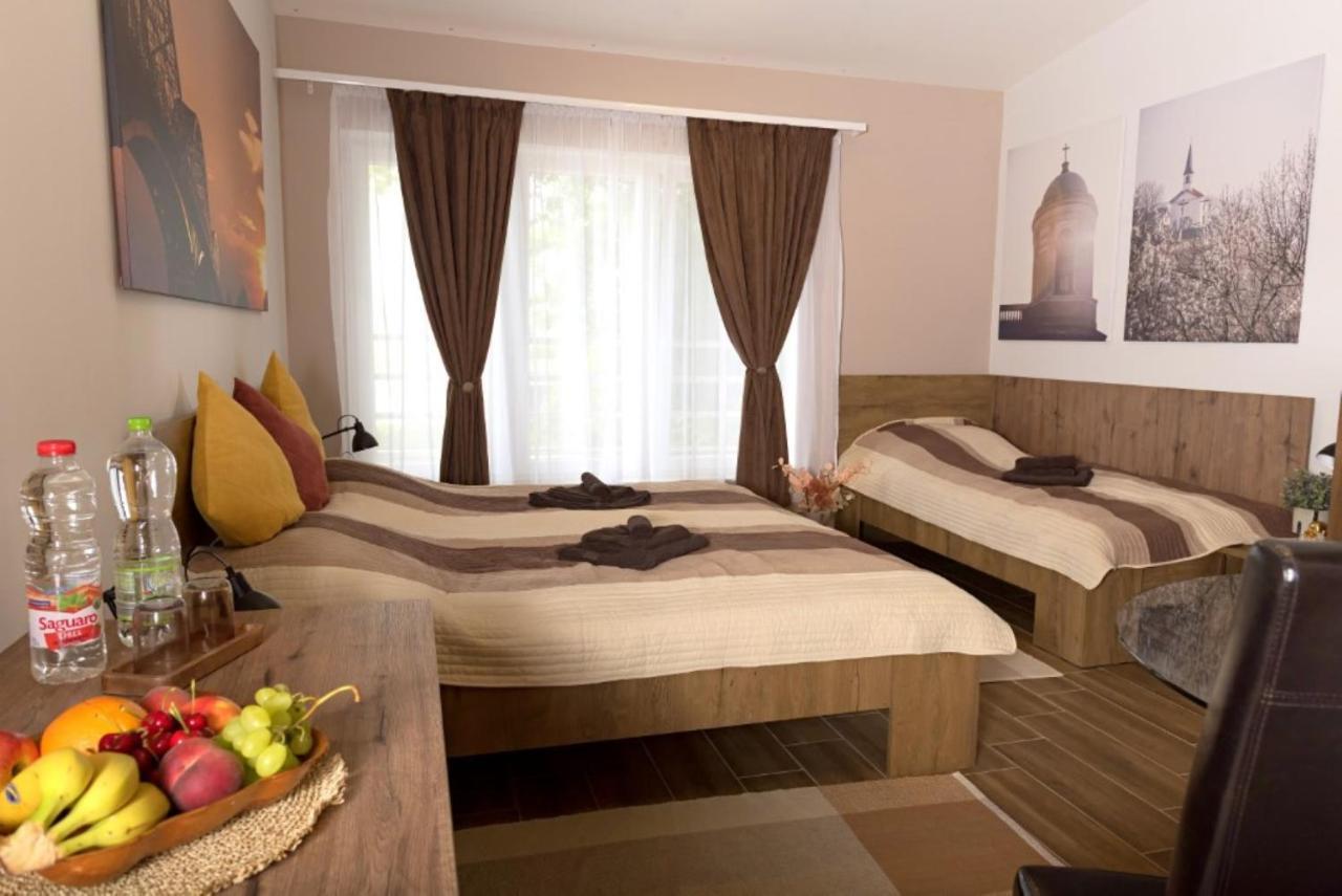 Ehotel Esztergom Esterno foto