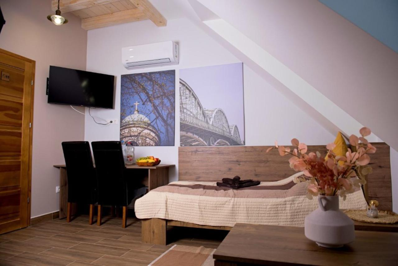 Ehotel Esztergom Esterno foto