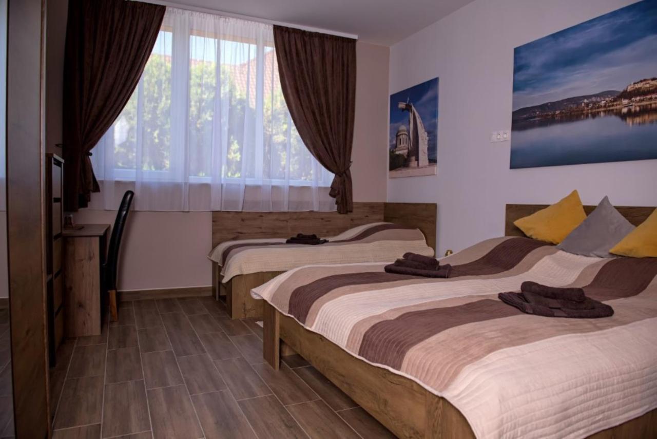 Ehotel Esztergom Esterno foto
