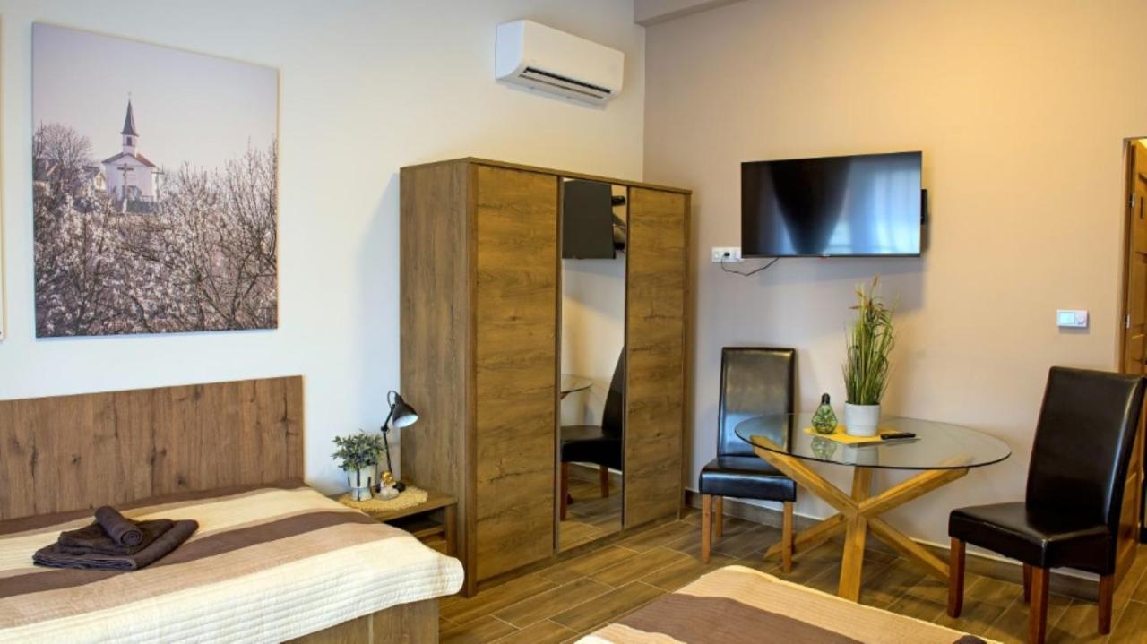 Ehotel Esztergom Esterno foto