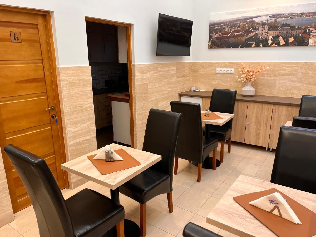 Ehotel Esztergom Esterno foto